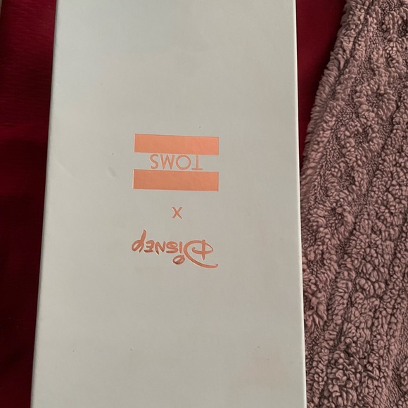 Disney's Cinderella Toms Shoes - Picture 5 of 5